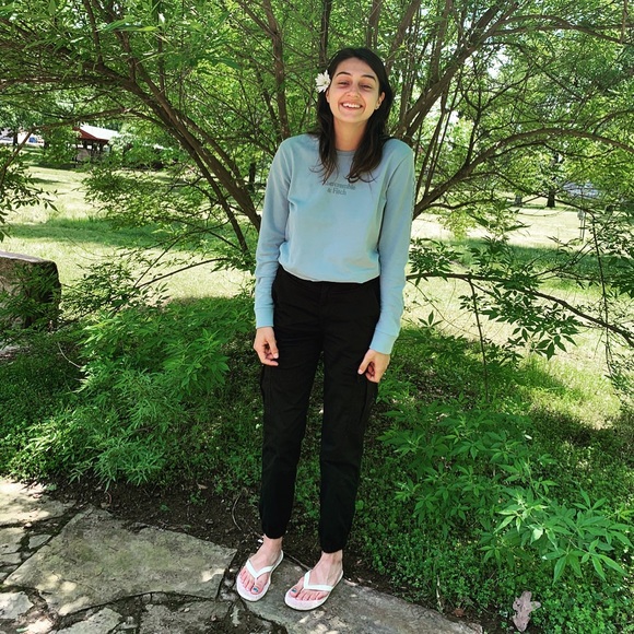 Meet your Posher, Sierra - Picture 2 of 13